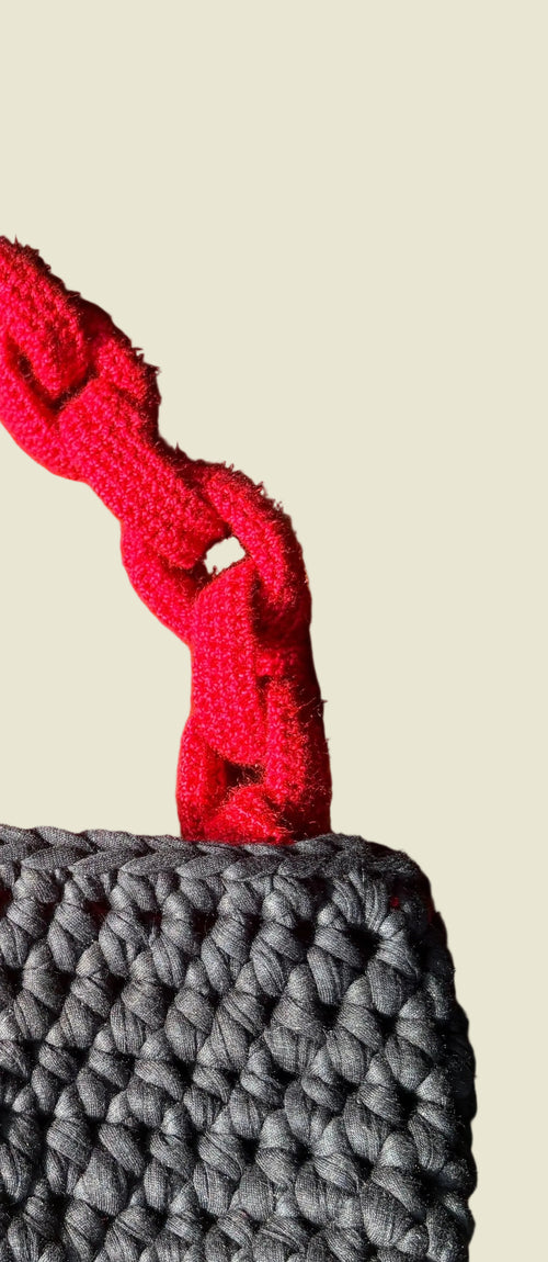 Bold Chain Bag