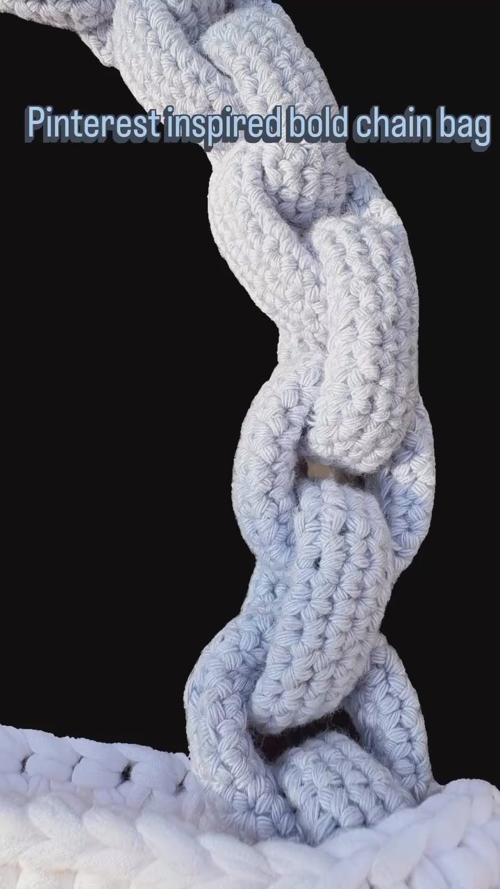 Bold Chain Bag