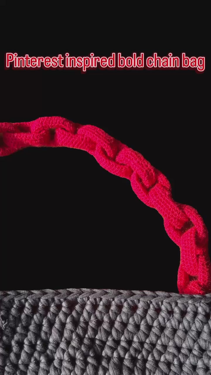 Bold Chain Bag